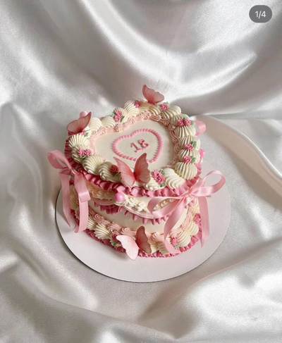 Сердце с цветочками, бантиками и бабочками