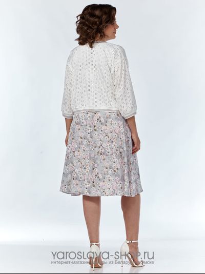 Женский комплект, состоящий и жакета и платья