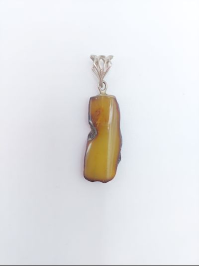 Кулон из натурального янтаря 08853