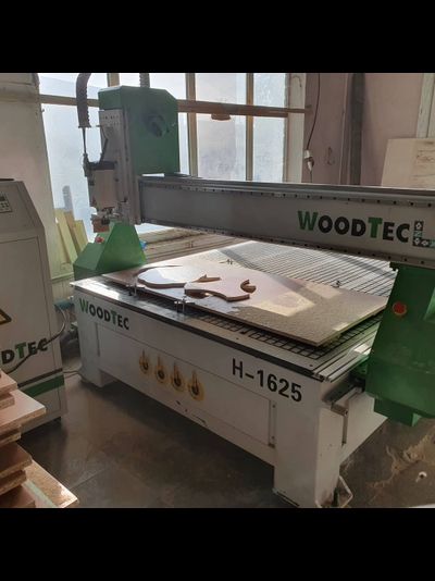 Фрезерно-гравировальный станок с ЧПУ WoodTec H 1625