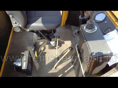 Фронтальный погрузчик L-34 Stalowa Wola