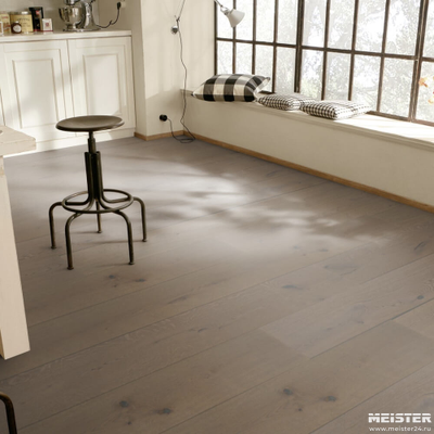 Паркетная доска Meister Дуб Аутентик Серая глина 8901 в интерьере
