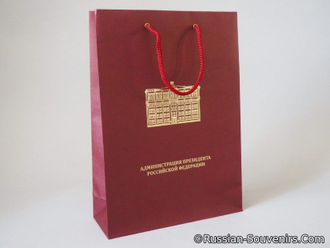 Ручка Администрации Президента РФ в подарочной коробке с золотистым тиснением