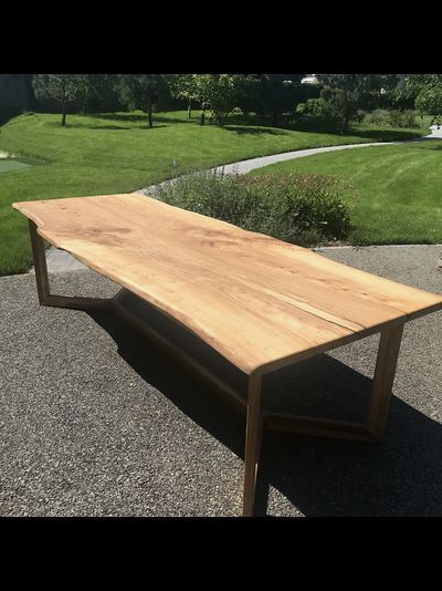 большой стол для веранды из массива