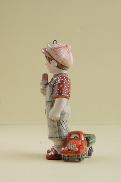 Мальчик с мороженым