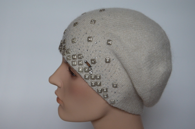 Белый женский вязаный берет с украшениями Vizio Италия 6439 ( 6570)