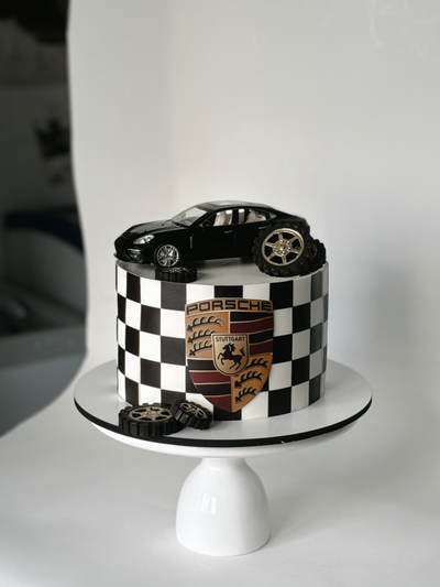Торт с игрушкой порше