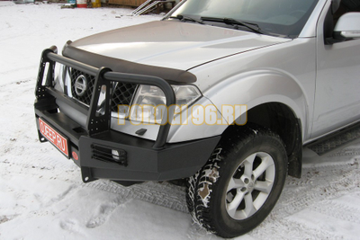 Передний силовой бампер серии Трофи на Nissan Pathfinder III 2004-2010 (02.012.01)