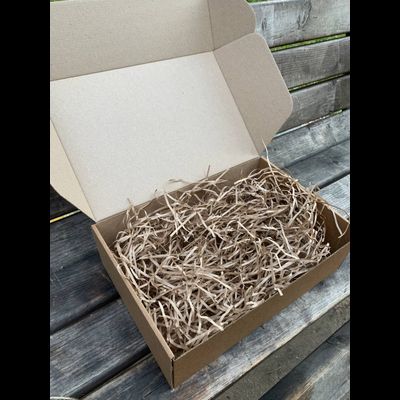 2 штуки - Подарочная коробка с наполнителем КРАФТ и коричневой лентой (32x22x10 см)