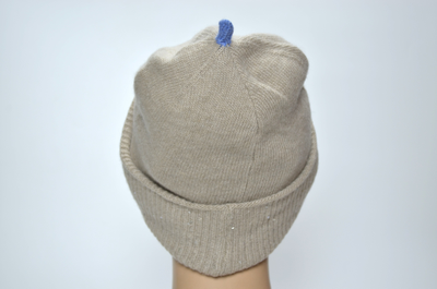 Женская шапка бежевая с отворотом