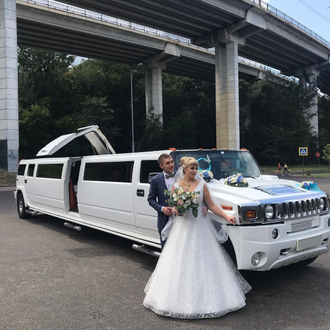Лимузин Хаммер H2 с боковой дверью "крыло чайки" и люком (Hummer H2 Exclusive)