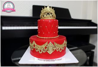 Торт с золотой короной для мамы