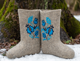 Женские серые валенки ручной работы с вышитыми узорами “Гжельский букет” (самовалки)