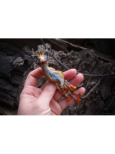 "Пятихвостая кицунэ, разжигающая пламя лисица", фэнтези-брошь в восточном стиле