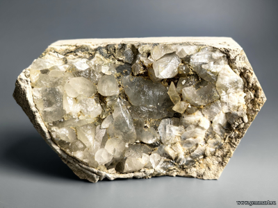 Кальцит, жеода в породе. Россия. 150*85*65мм