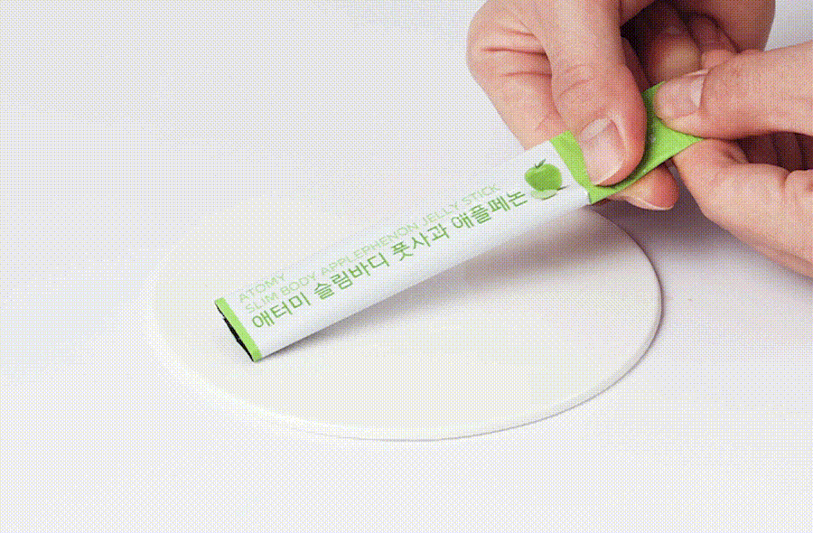 Атоми Эпплфенон с яблочным вкусом, демонстрирующий удобство использования