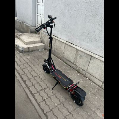 ЭЛЕКТРОСАМОКАТ Currus M10 2022 года с демфером