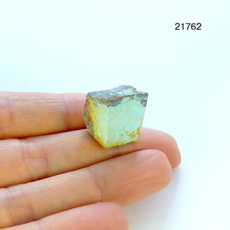 Бирюза натуральная (горбушка) Казахстан арт.21762: 4,9г - 15*14*13мм