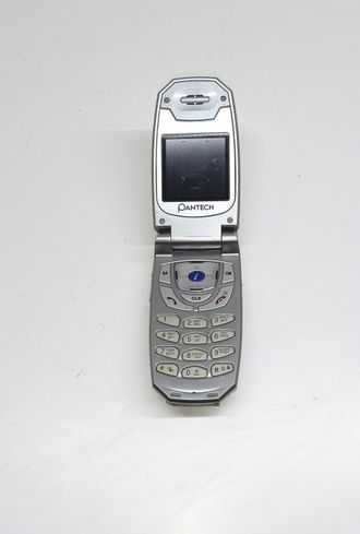 Неисправный телефон Pantech GB100 (нет АКБ, нет задней крышки, не включается)