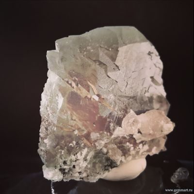 Кварц дымчатый ("крученик" или "gwindel")  с хлоритовой присыпкой. 80*40*65мм. (ААА)