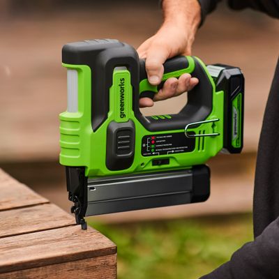 Нейлер аккумуляторный Greenworks GD24BN 24V