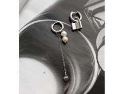 Серьги асимметричные с жемчугом и замочком
