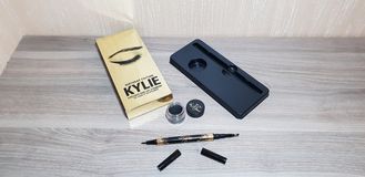 Набор гель лайнер для глаз + фломастер подводка для глаз + кисточка от Kylie