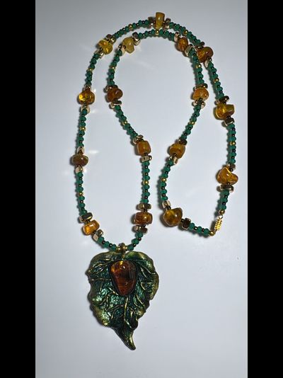 Подвеска с янтарем