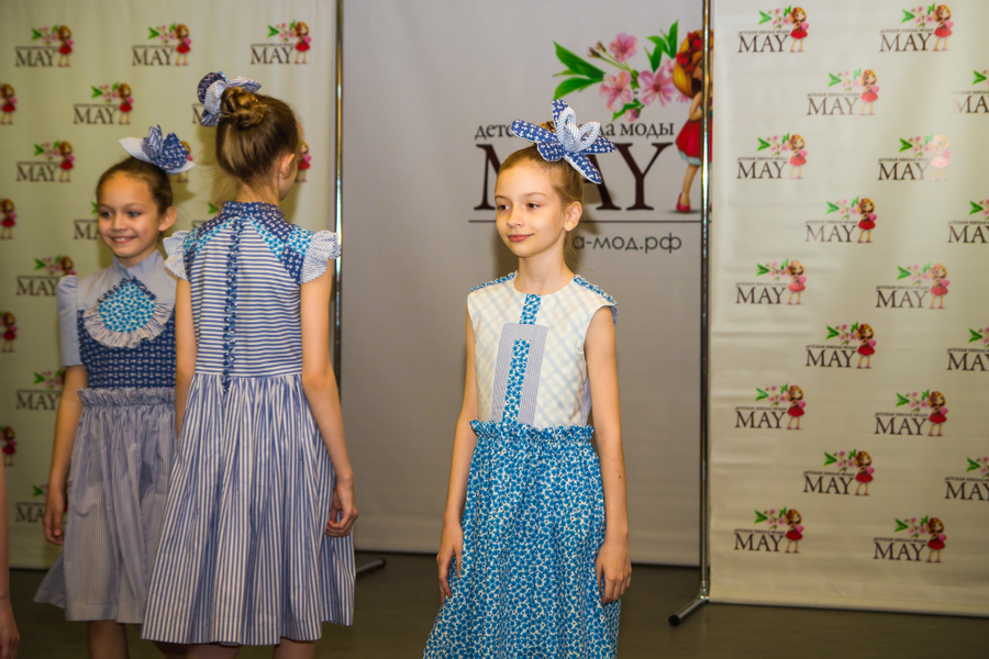 May mod loe. May mod. My little pony майнкрафт. вечерняя мода в школе. пони мод на майнкрафт.