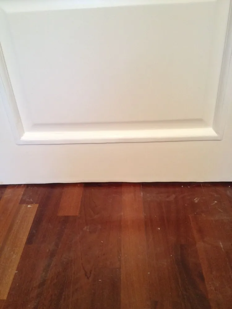 Восстановленное дверное полотно. Помогли хозяевам питомца вернуть красоту двери. 