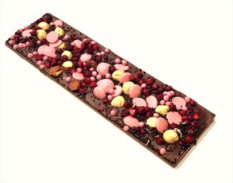 Шоколадная плитка - Темный шоколад 200 грамм. Брусника, орех фундук, шоколадные темные и клубничные криспы, клубничный шоколад.