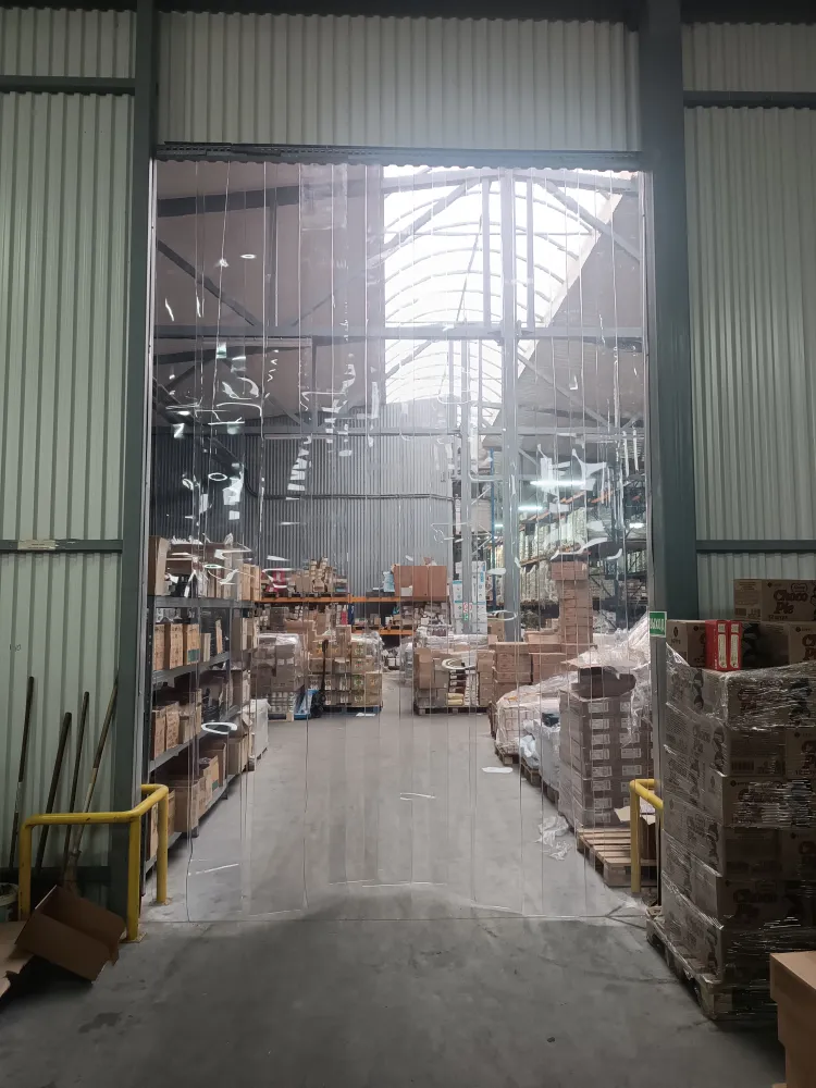 16.12.2025 ПВХ завеса 3000 х4500 мм. Лента ПВХ 300 мм.  Установлена в логистическом центре 