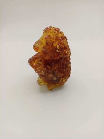 Ёж с яблоком.