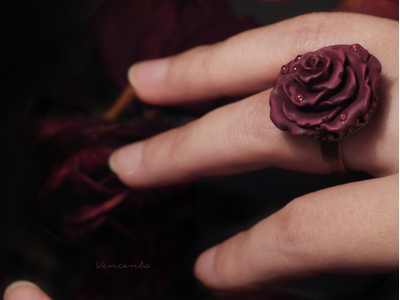 Кольцо "Осенняя роза и хрусталь росы" с капельками