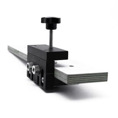 Кондуктор для сверления отверстий в торец и плоскость из алюминия