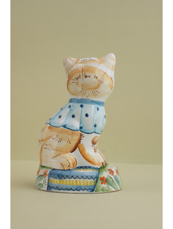 Кошка на травке