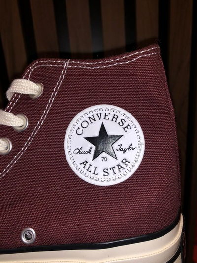 Converse red wine shop