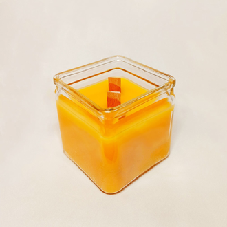 svecha-s-derevyannym-fitilem-oranzh-lemongrass-1