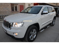 Пороги труба с проступью d76 для Jeep Grand Cherokee (2013-)