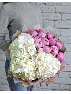 Букет из пионов и гортензии "Ice cream"