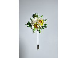 брошь с янтарем