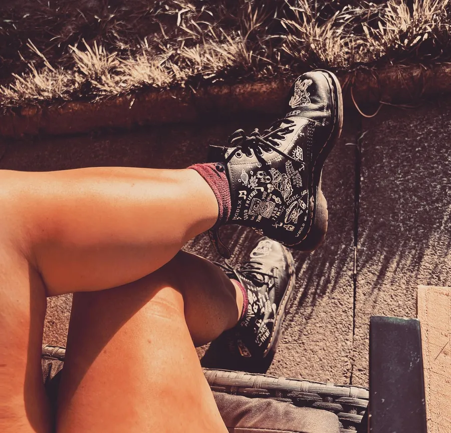 Дерзкие грубые черные ботинки DR. Martens из натуральной кожи. Представлены в размерах от 36 до 45. 