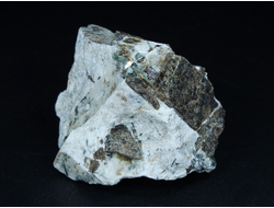 Лампрофиллит, Кольский п-ов, Хибины (48*40*34 мм, 78 г) №26376