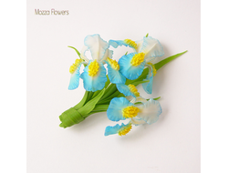 Брошь с голубыми ирисами "Море грез". Цветы из полимерной глины.