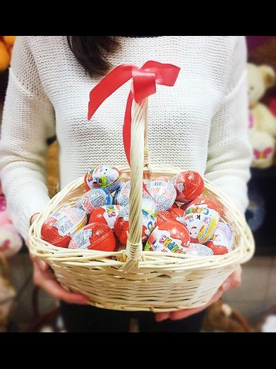 "Корзинка с киндерами"