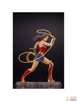 Фигурка 1/6 Чудо-женщина (Wonder Woman)