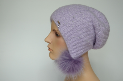 Лавандовая шапка с помпонами Vizio Collezione