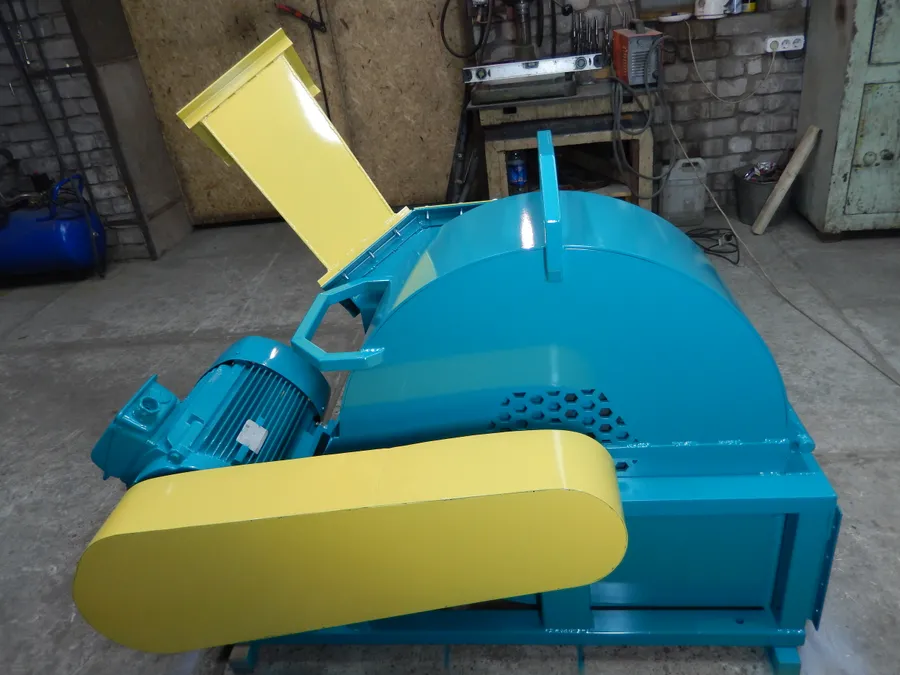 Вид сбоку РДМ-600 с удлинителем приёмной горловины.