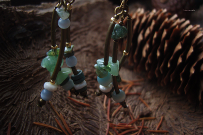 Благотворительность. Серьги с камнями "Сказки на концах хвойных иголочек"