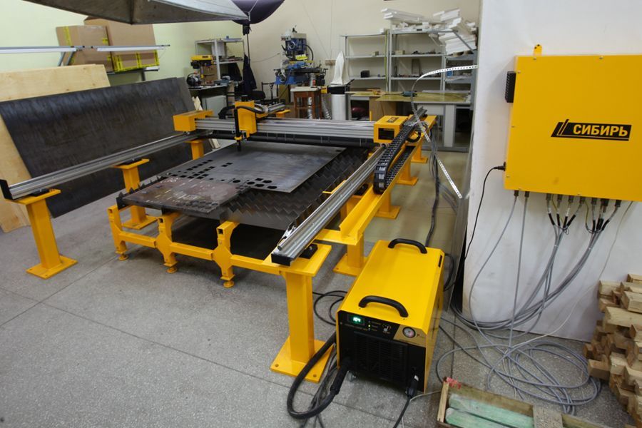 Ремонт плазменных станков. Машина плазменной резки с ЧПУ CNC 2000х6000 Step. Станок термической резки Сибирь. Машина плазменной резки Сибирь. Плазменная резка Сибирь.